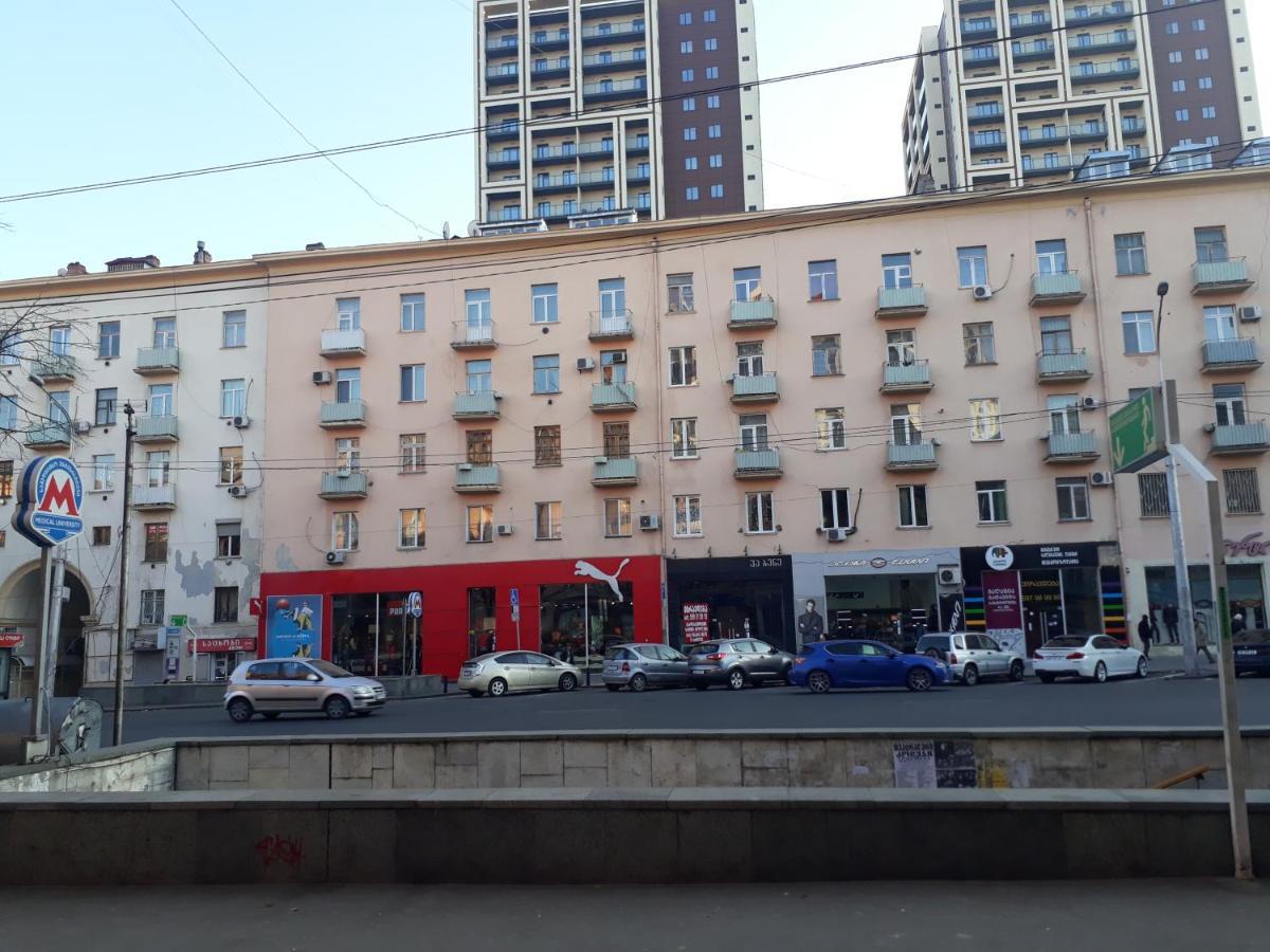 Ann'S Apartment Тбилиси Екстериор снимка